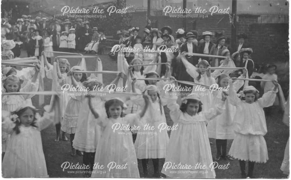 Children's exhibition/display in costume