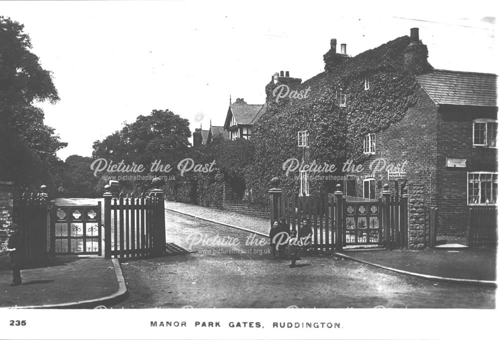 Manor Park Gates, Ruddington, c 1900s