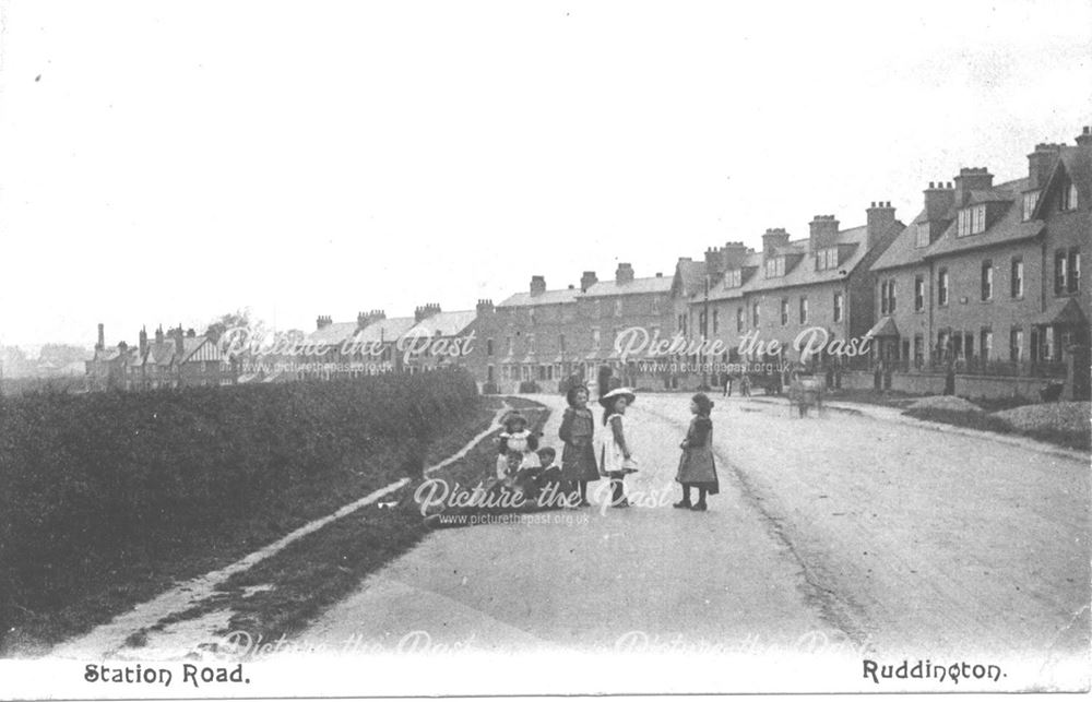 Clifton Road, Ruddington, c 1900s