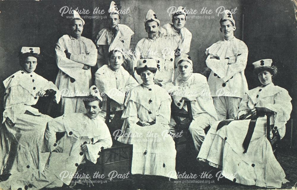 Anonymous pierrot troupe; early C20th