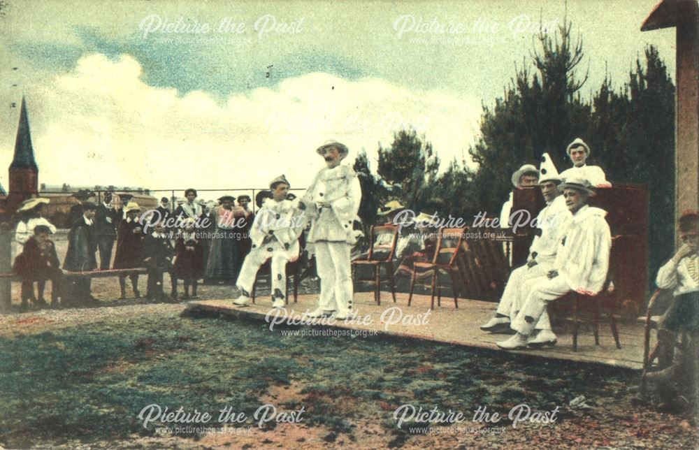 Anon. pierrots at outdoor venue; early C20th