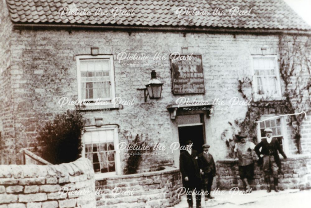 Half Moon, Worksop to Chesterfield Road, Whitwell, c1910's