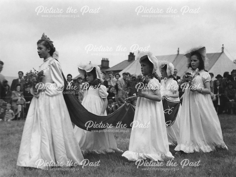 Carnival, Chapel en le Frith, Derbyshire, c 1948