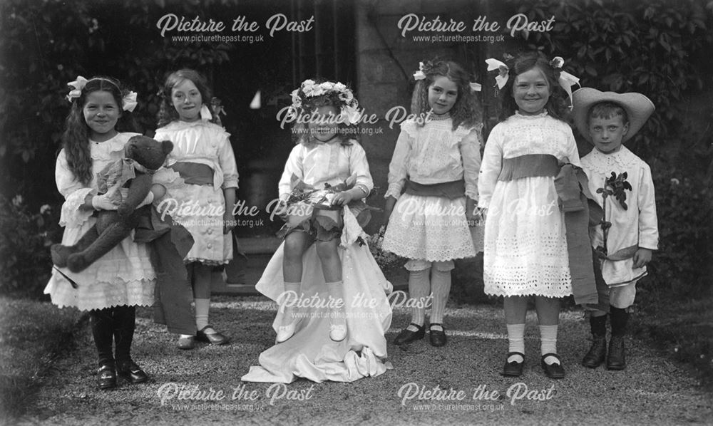 Chapel Rose Queen, Chapel-en-le-Frith, Derbyshire, 1912