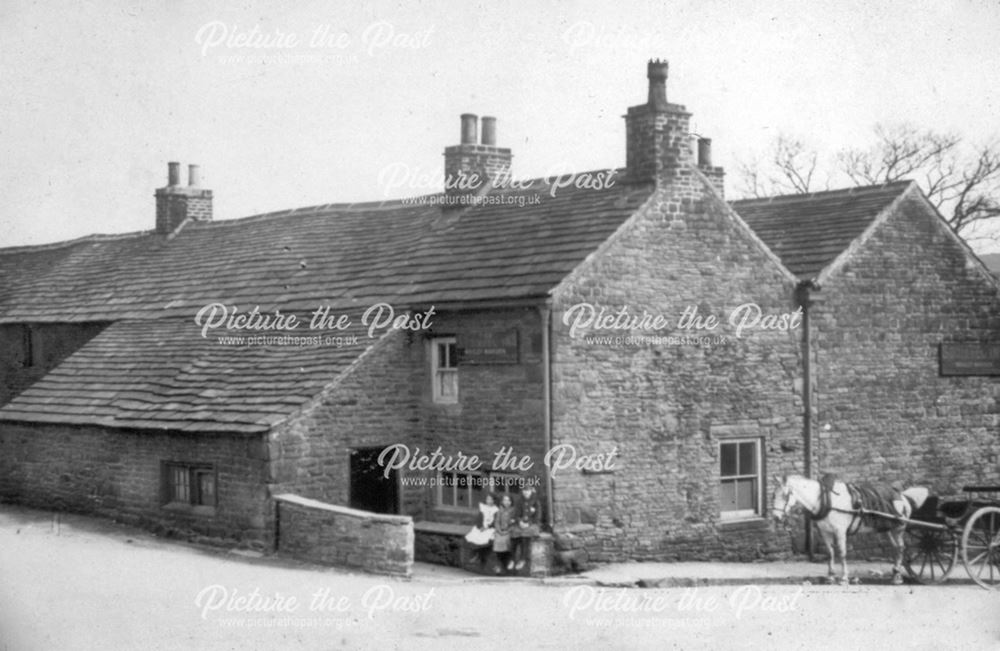 The Squirrel Public House, looking down Buxton Road, Chinley, c 1900s