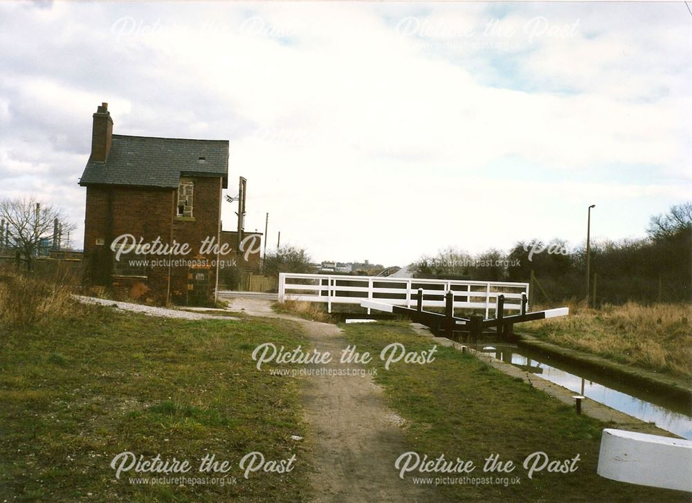 Hollingwood Lock and Lock Keeper's Cottage, Chesterfield Canal, Works Road, Hollingwood, 1994
