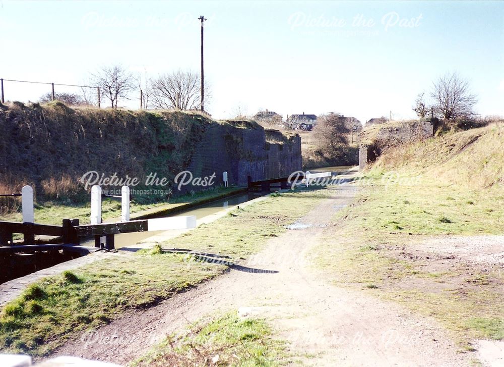 Hollingwood Lock, Chesterfield Canal and Remains of Staveley Works Station, Hollingwood, 1995