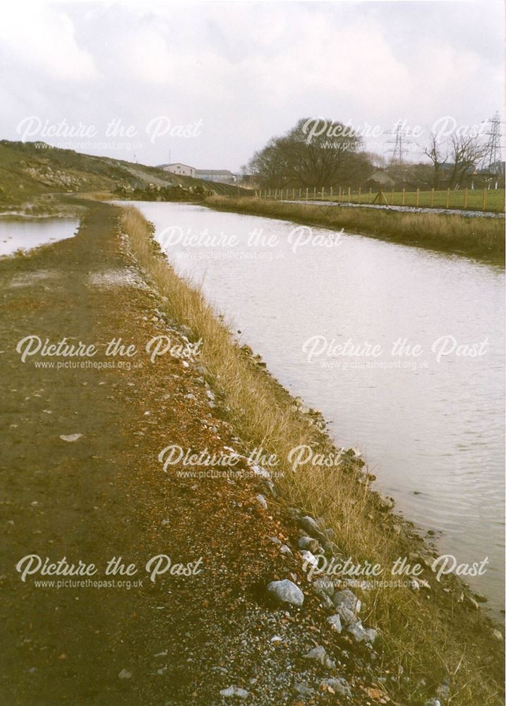 Towards Dixon's Lock, Chesterfield Canal, nr Hollingwood, 1994