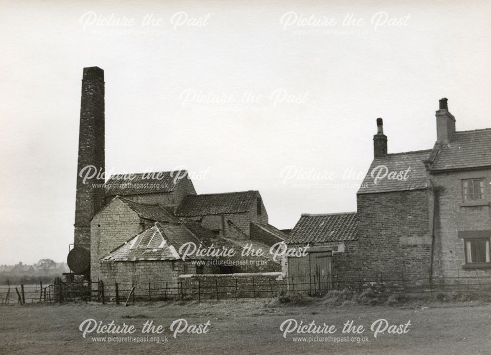 Lime Kiln, Lime Kiln Fields, Hilltop, Bolsover, c 1955