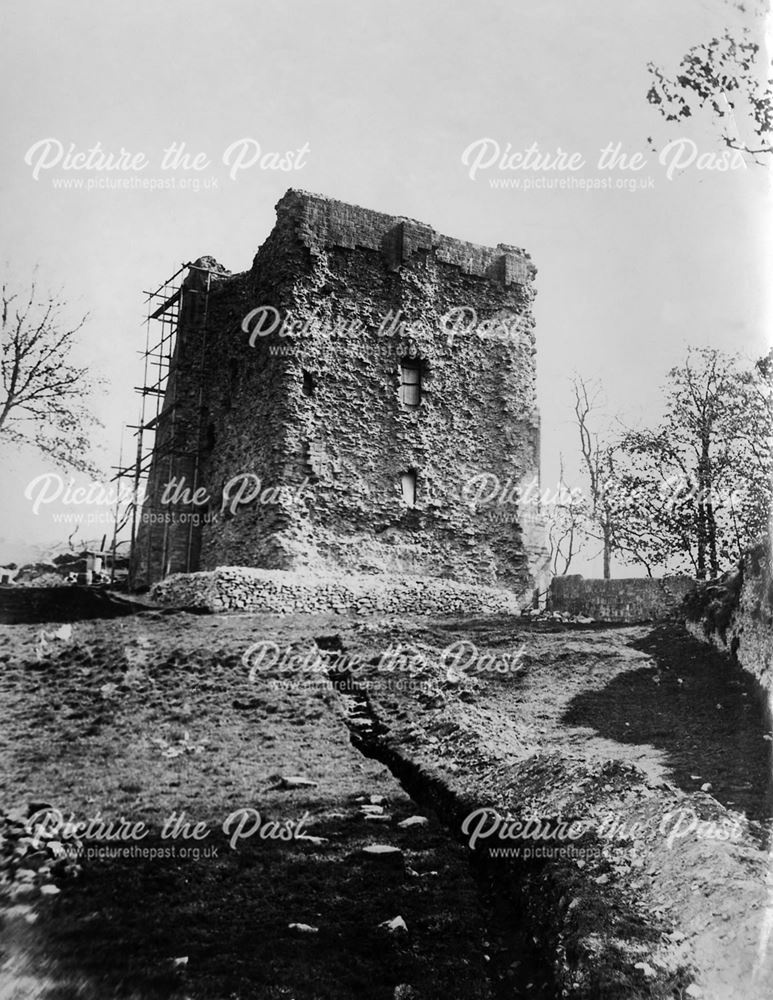 Excavations and repair work at Peveril Castle, Castleton, 1936