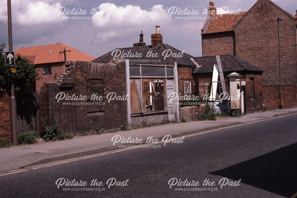 Remains of front of Wakes and Lambs Yard, Mill Gate, Newark, 1987