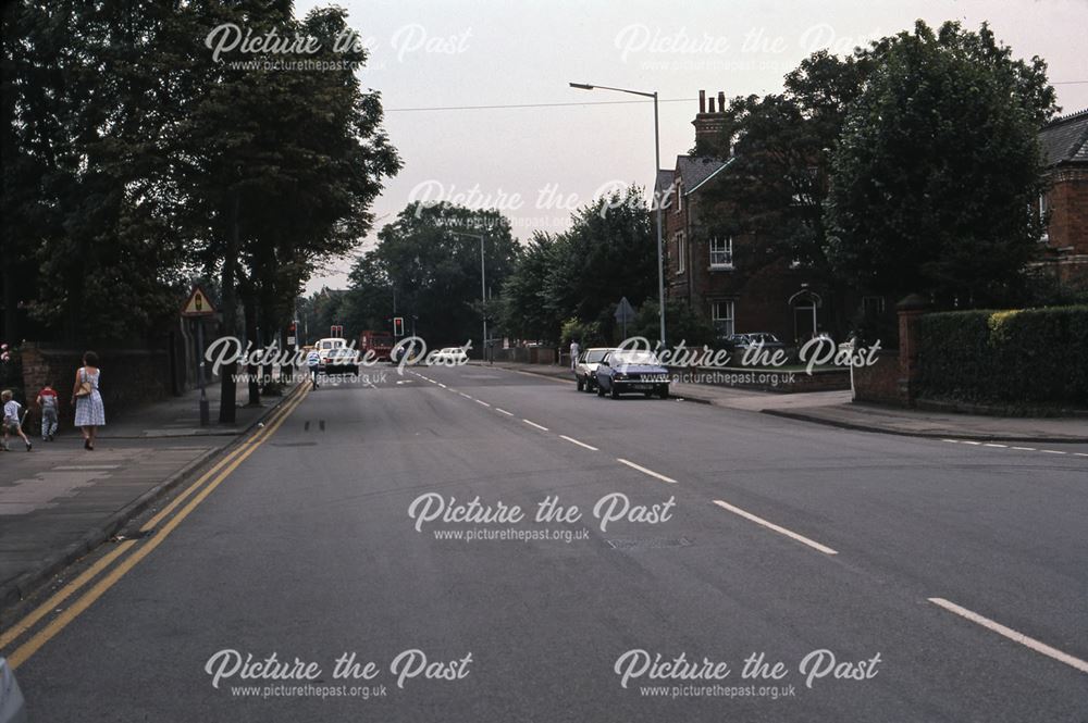 Looking Towards Hospital Traffic Lights, London Road, Newark, 1987