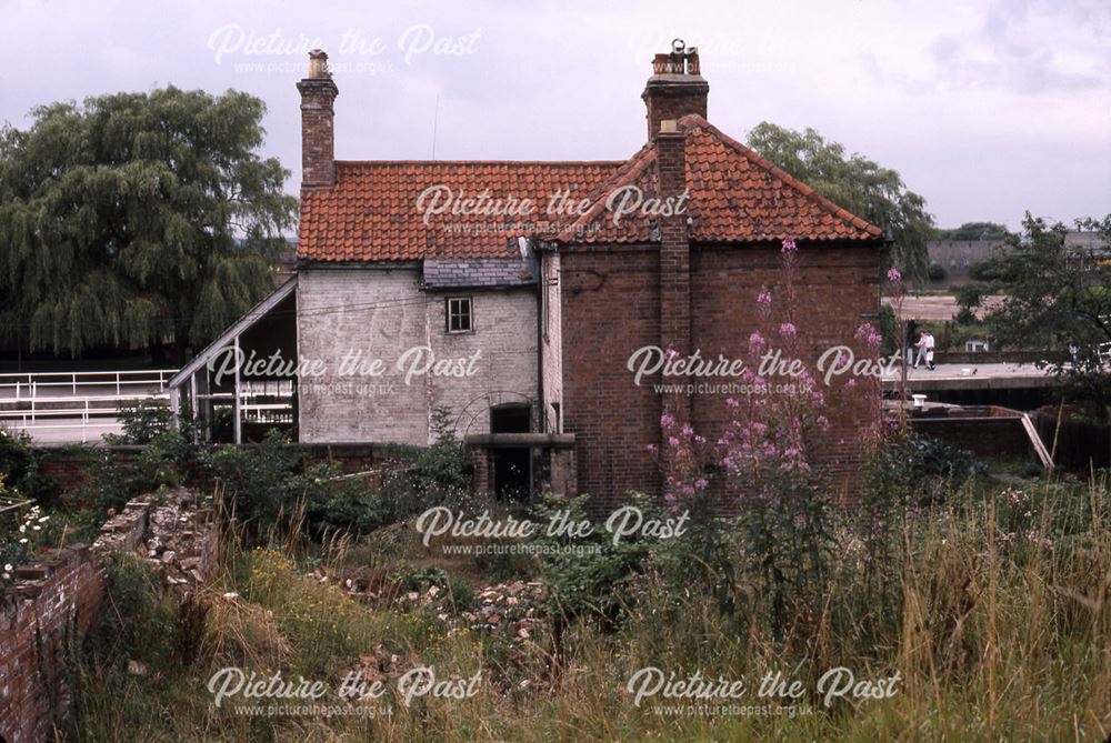 Castle Gate Looking North at rear of Lock Keepers House, Newark, 1987