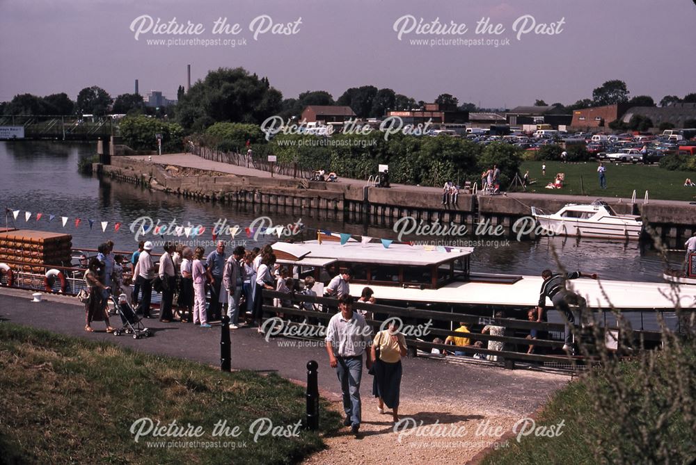 Walk at side of Castle, River Trent, Newark, 1987