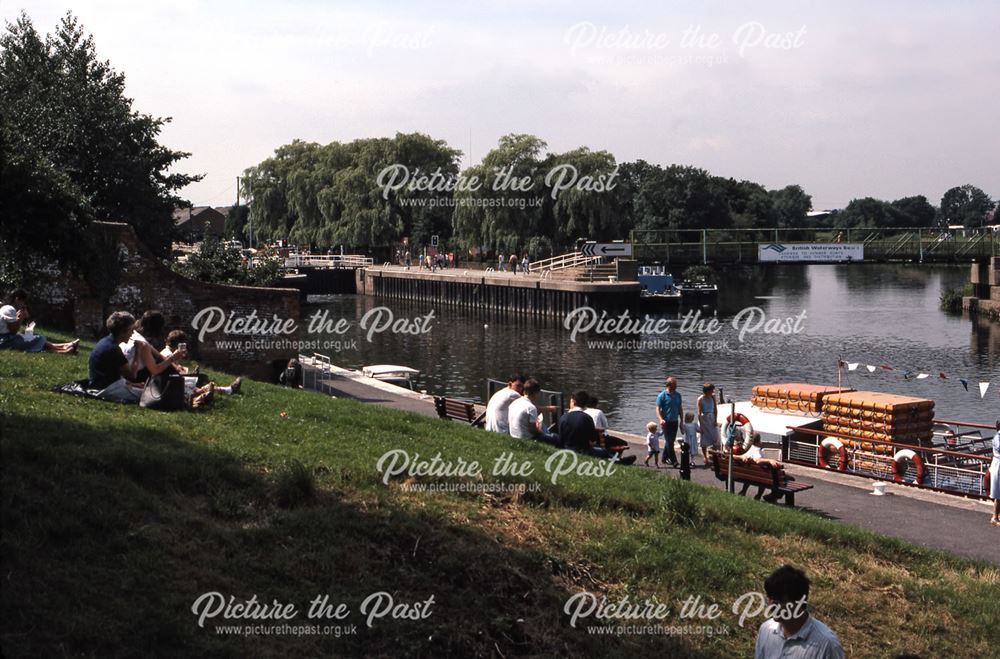 Walk at side of Castle, River Trent, Newark, 1987