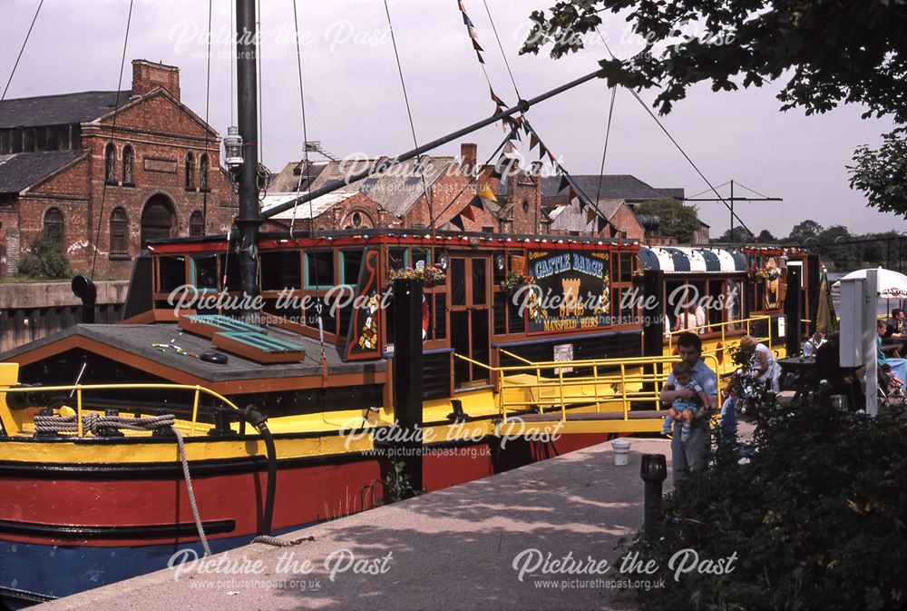 The Castle Barge' Floating Pub on the Trent, Brewer's Wharf, Newark, 1987