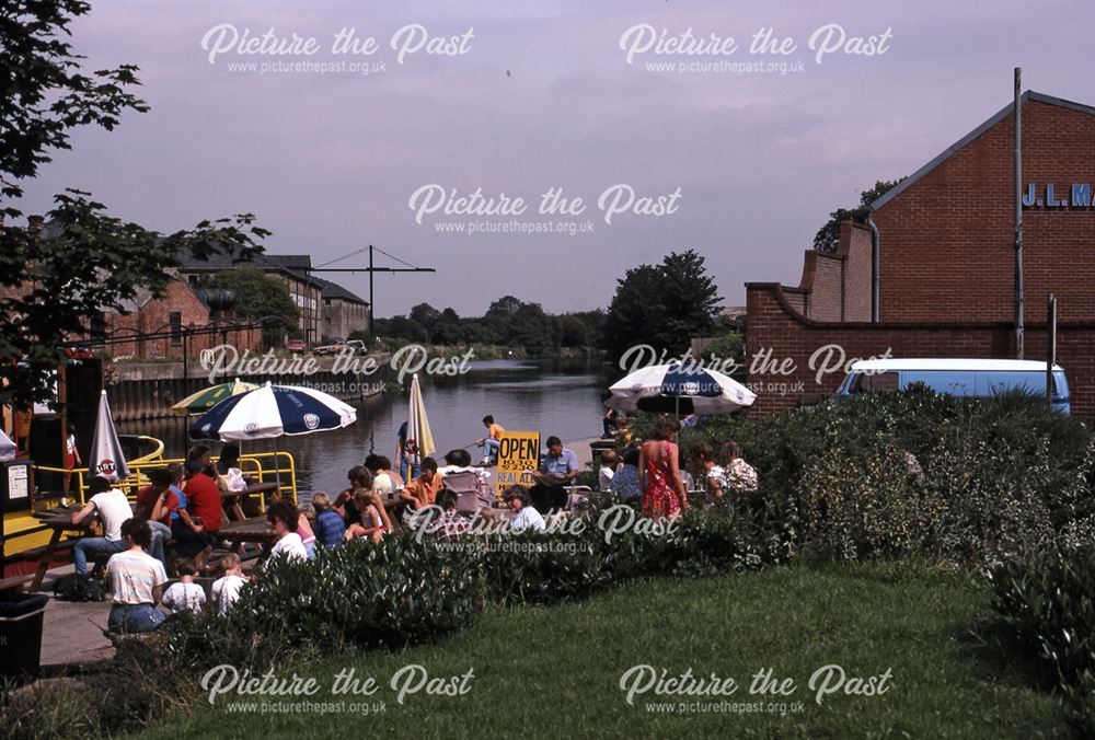 View down River Trent, Beastmarket Hill, Newark, 1987