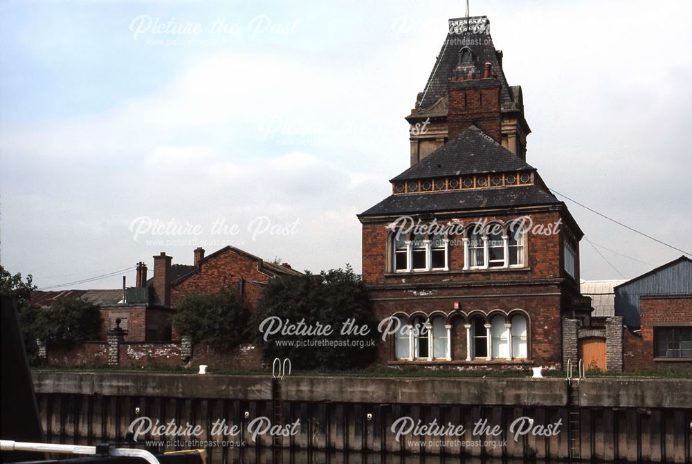 View across River Trent, Beastmarket Hill, Newark, 1987