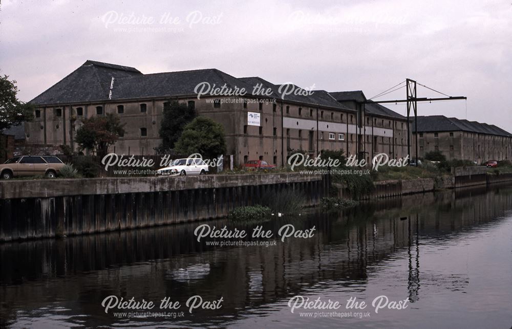 View across River Trent, Beastmarket Hill, Newark, 1987