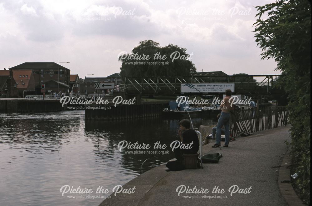 Town Locks, River Trent, Newark, 1987