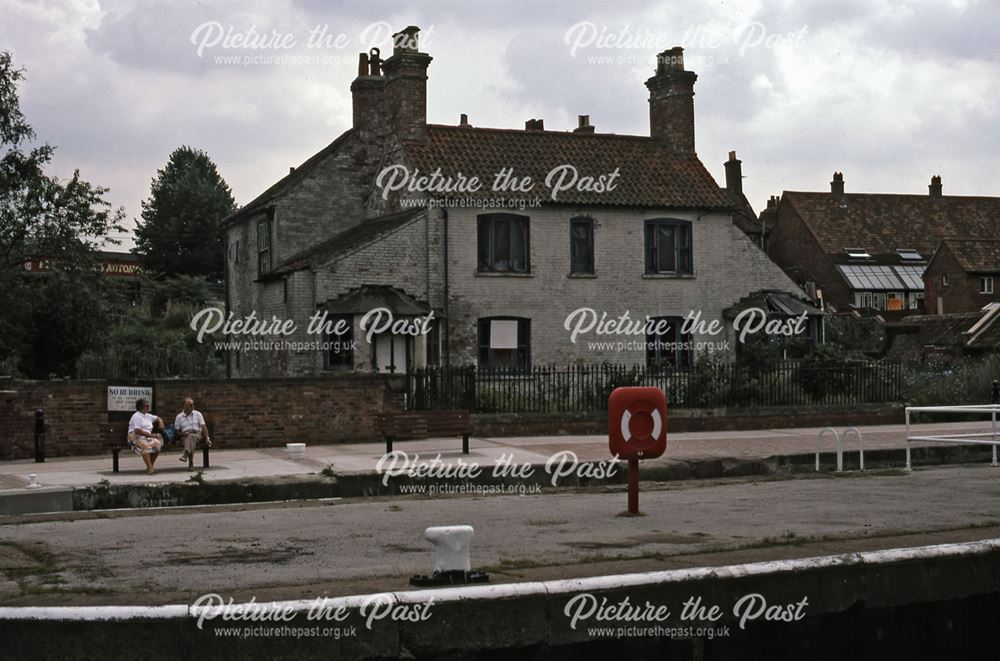 Old Lock Keeper's House, Town Locks, Newark, 1987