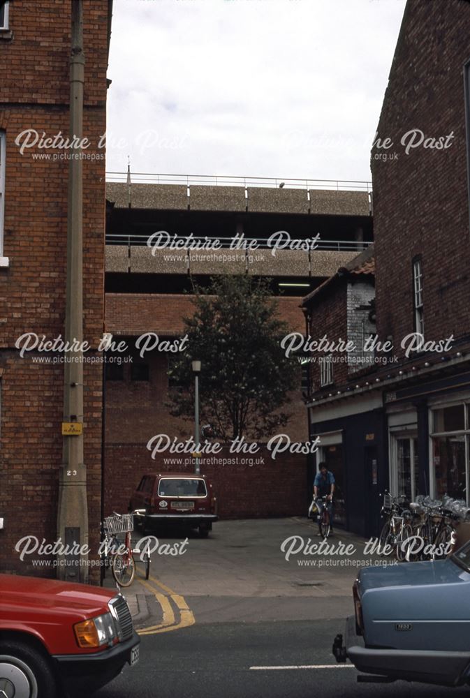 Old Entrance to Clinton Arms Yard, Lombard Street, Newark, 1987