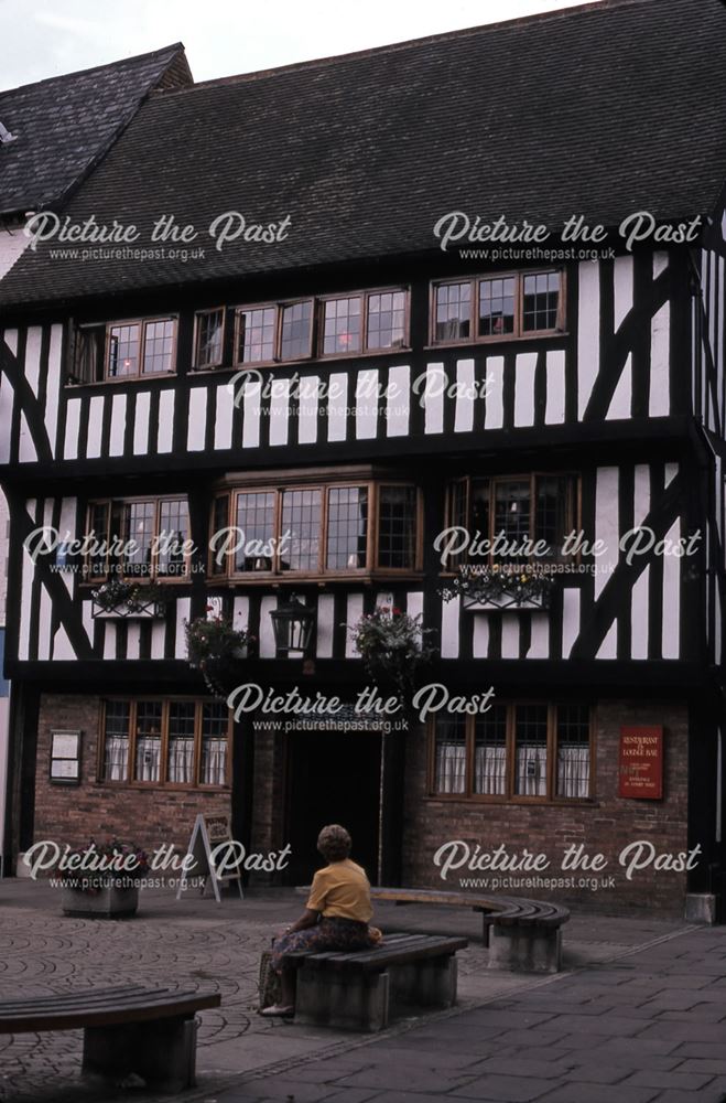 Queen's Head Public House, Market Place, Newark, 1987