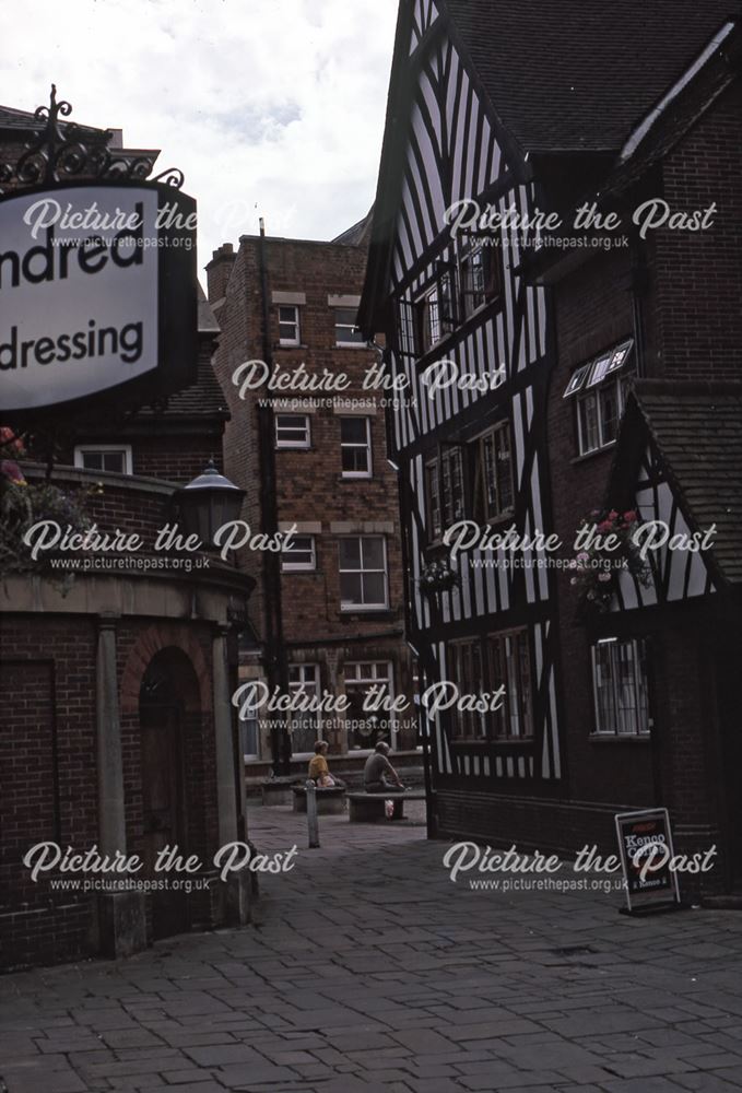 Queen's Head Court, Market Place, Newark, 1987