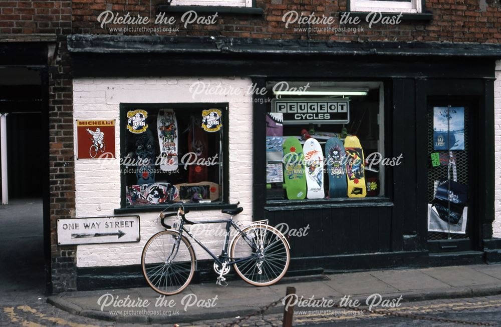 Cycle Shop, Boar Lane, Newark, 1987