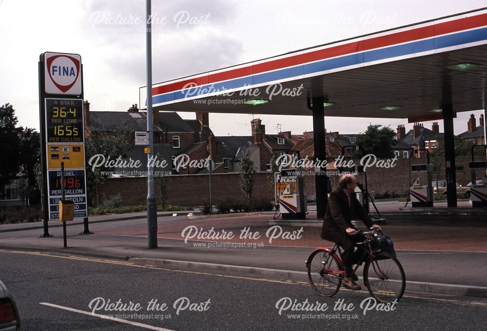 New Co-Op Petrol Station, Albert Street, Newark, 1987