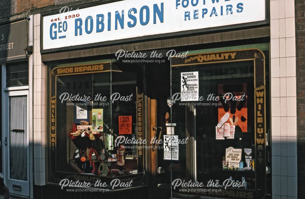 George Robinson's Shoe Repairs, Stodman Street, Newark, 1987