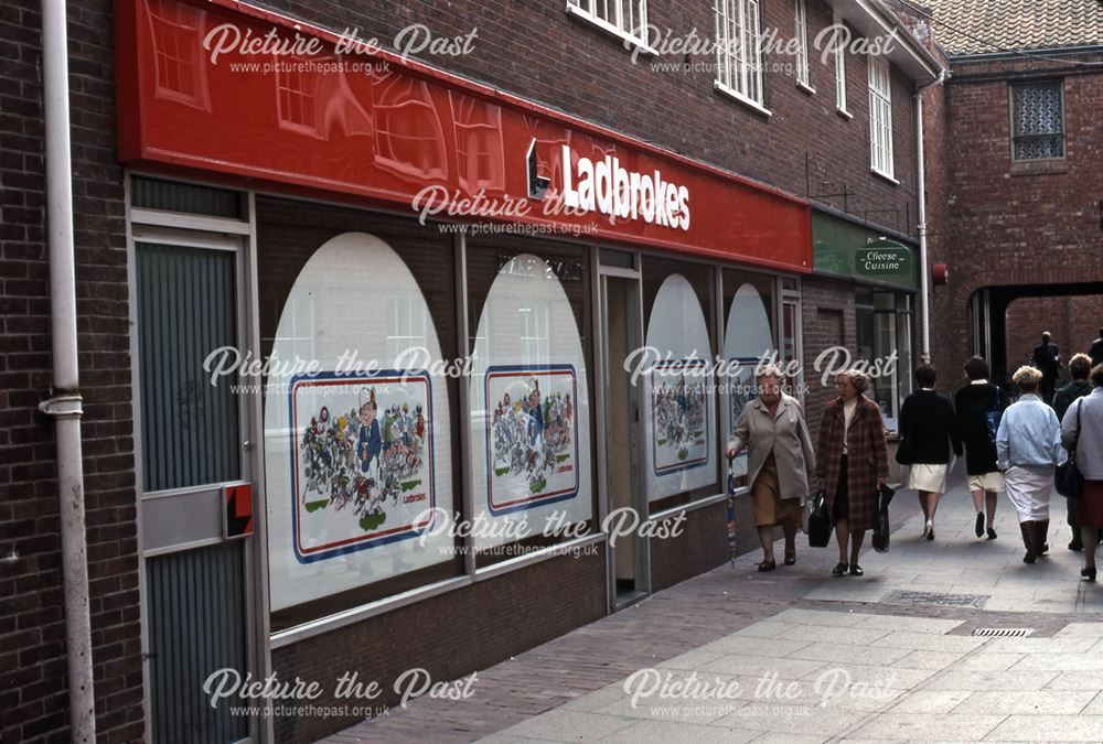 Labrooke's Bookies, Saracen's Head Yard, Market Place, Newark, 1987