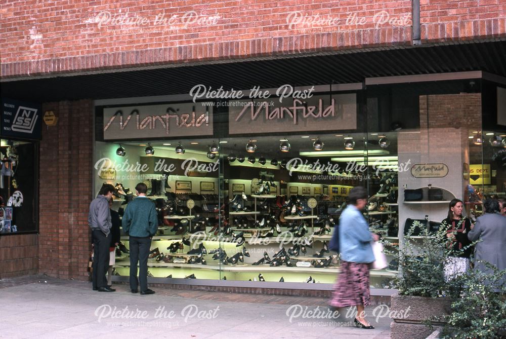 Mansfield Shoe Shop, St. Mark's Shopping Precinct, 1987