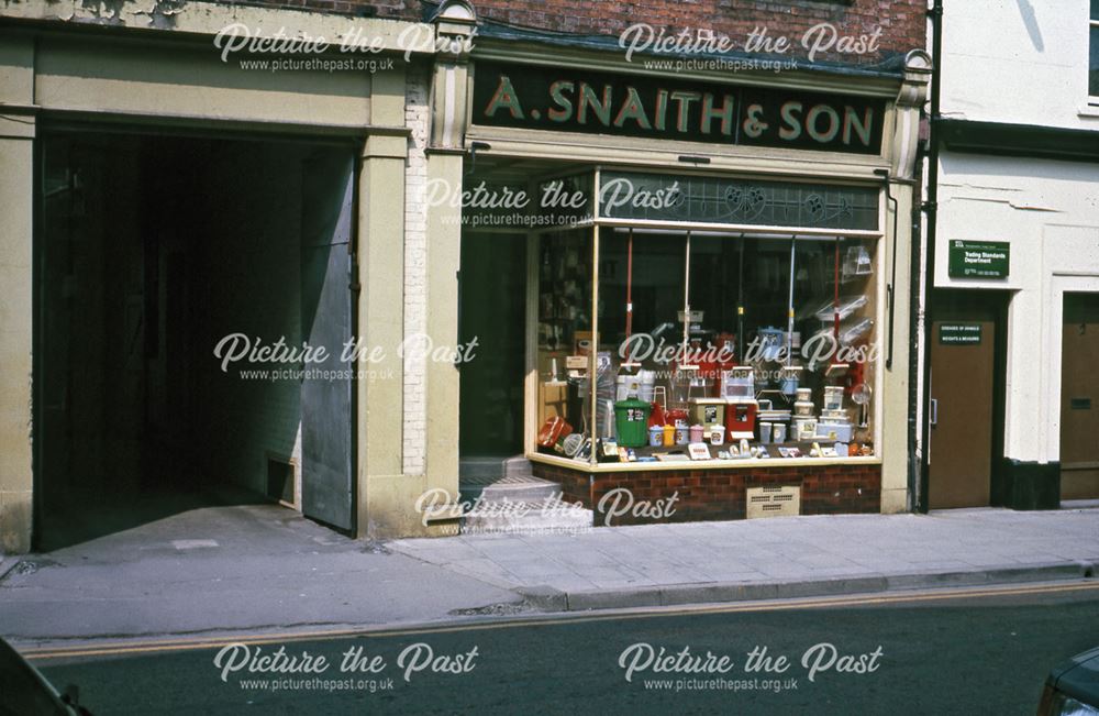 Snaithes General Stores, Middle Gate, Newark, c 1986