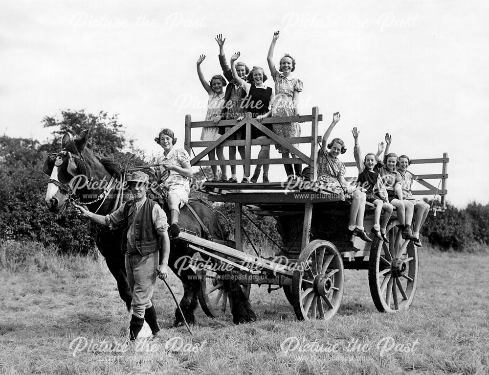 Mr Allwood and Evacuees from Sheffield, Thurgarton, 1939-40