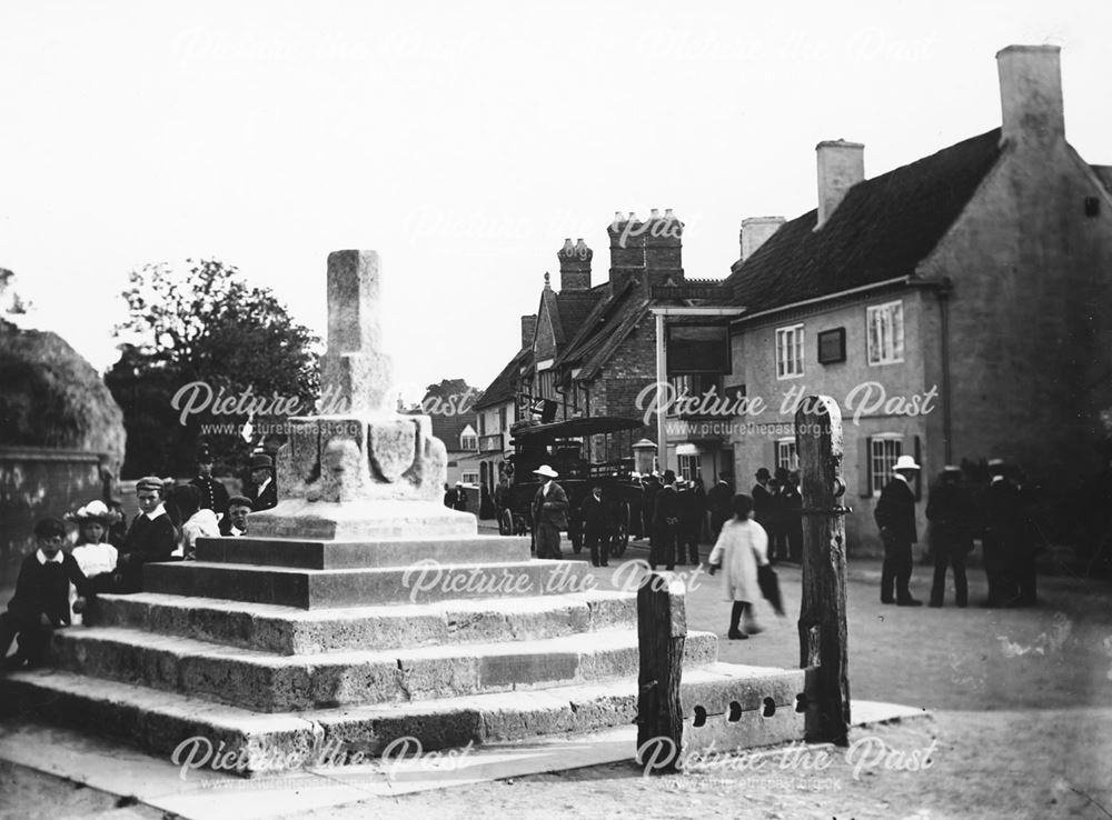 Market Cross and The Bull Hotel, Botesford, c 1910