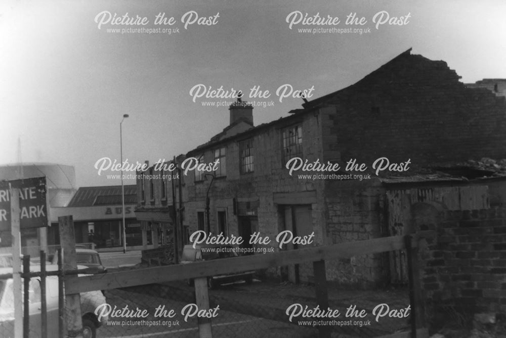 Demolition of 'Prince of Wales' Pub, Mansfield, 1973