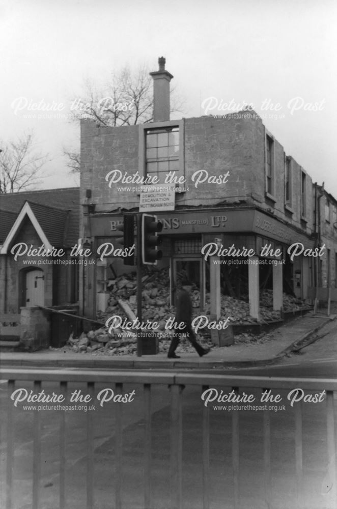 Demolition of 'Prince of Wales' Pub, Mansfield, 1973