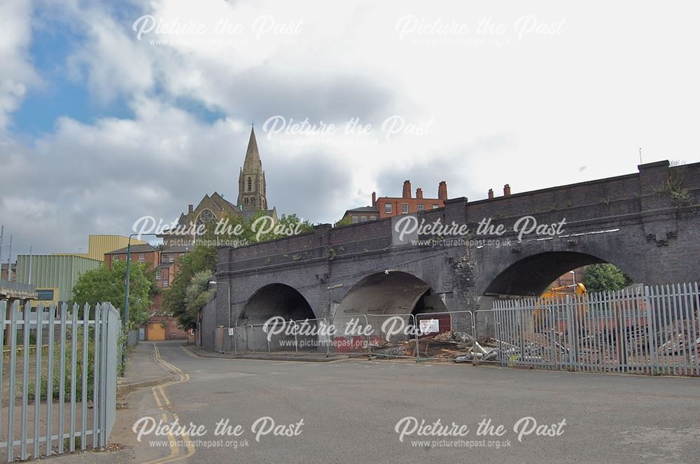 The last remaining stretch of railway arches on Maltmill Lane, Narrow Marsh, Nottingham, 2014