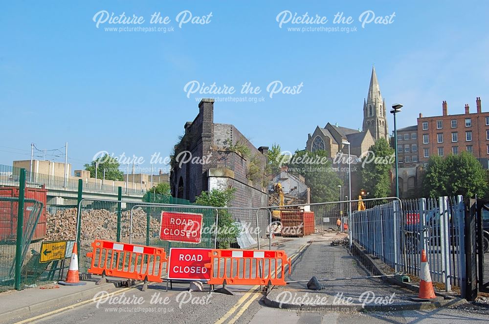 Demolition of remaining buildings on Popham Street, Narrow Marsh, Nottingham, 2014