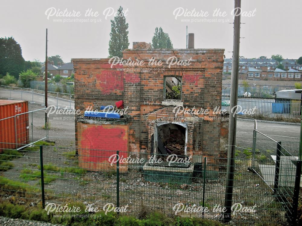 The former Level Crossing KeeperÆs House at Bobbers Mill, Nottingham, 2011