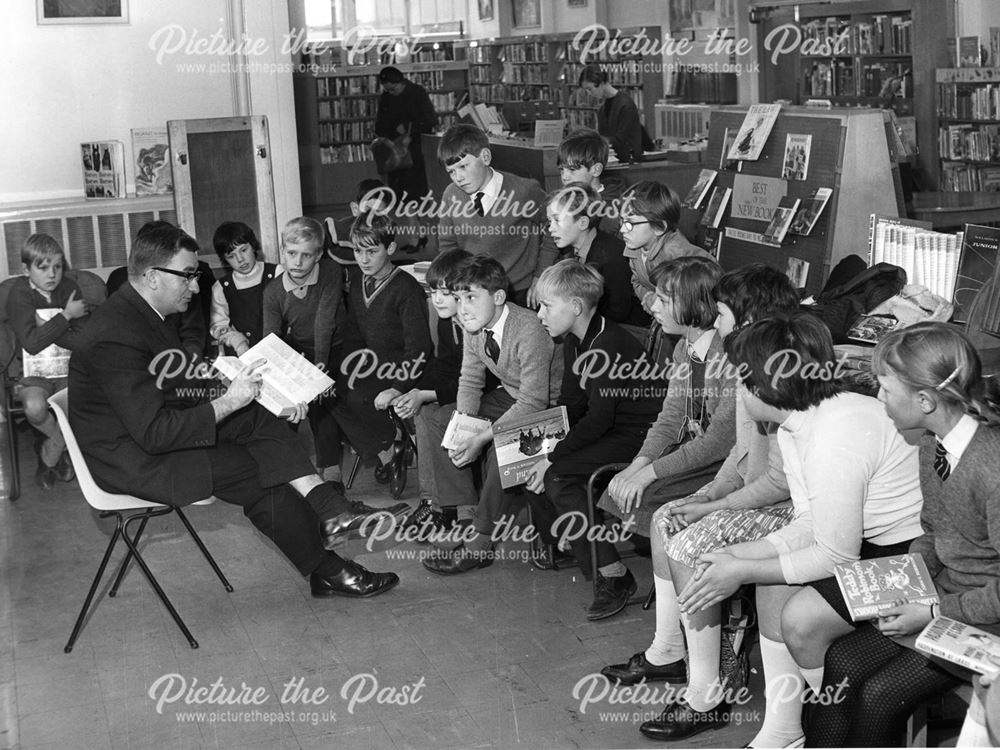 Class visit to Heanor Library