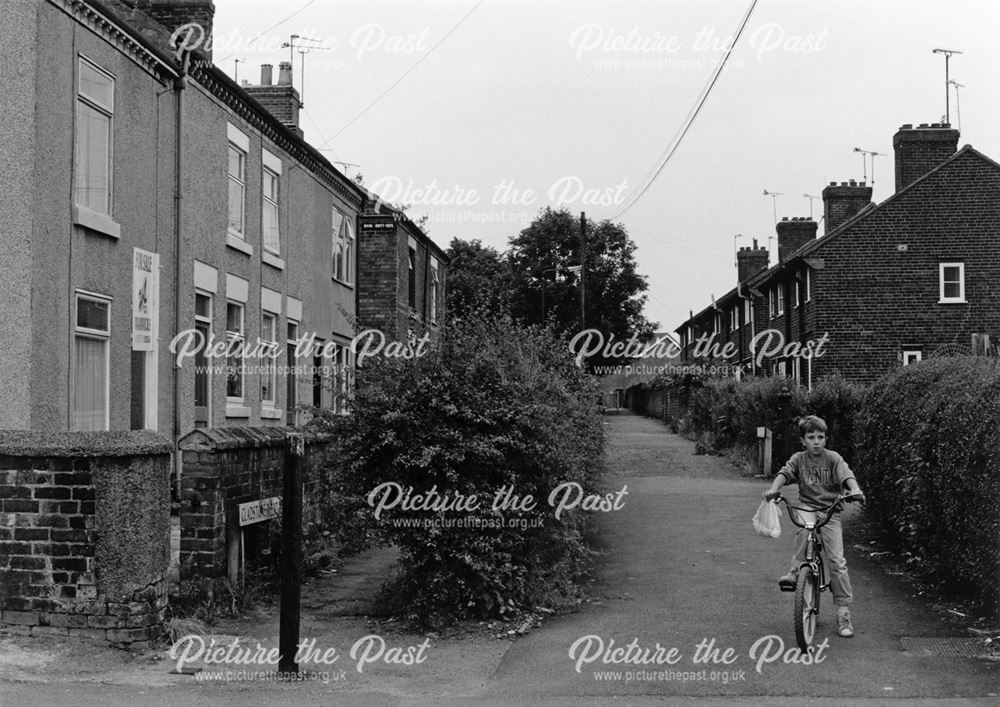 Gladstone Road from Park Street, Alfreton, 1987