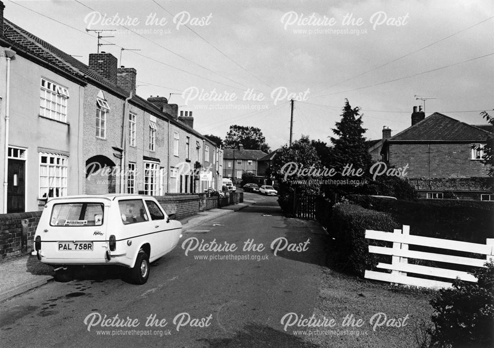 Lincoln Street looking towards Alfred Street, Alfreton, 1987