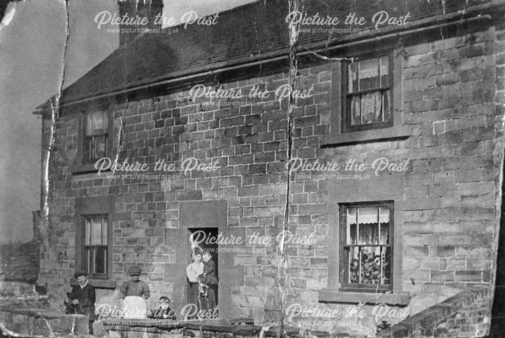 Radford Family at Bunkers Hill, Oakerthorpe, c 1910