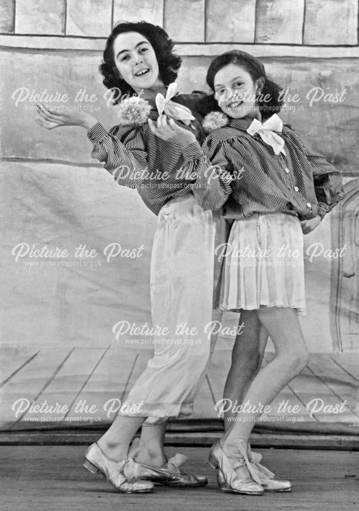 Babes in the wood, Butterley Company Pantomime, Butterley Hill, Butterley, near Ripley, 1949