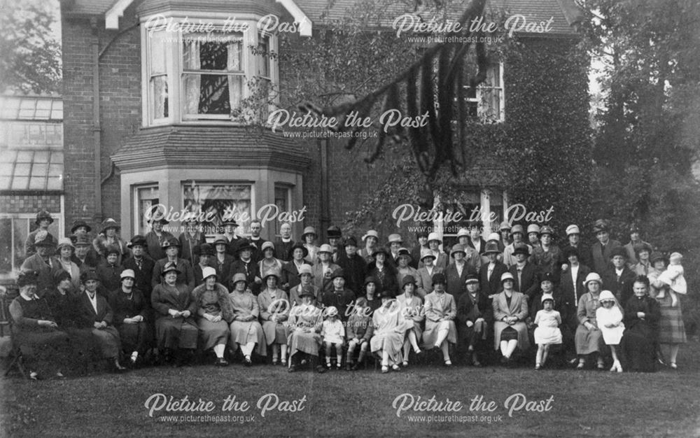 Group photographed outside Mr Woolley's House, Loscoe, c 1910s-20s