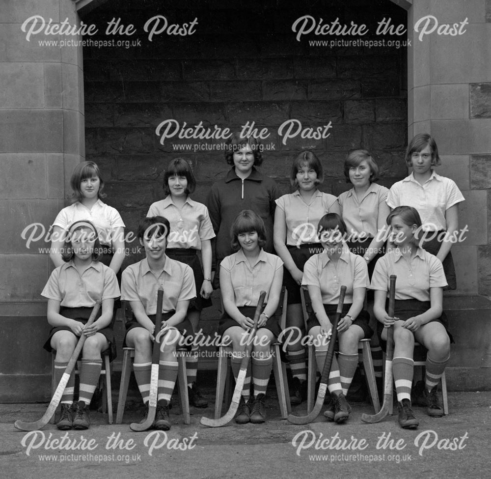 Hockey Team, Herbert Strutt School, Derby Road, Belper, c 1950s ?