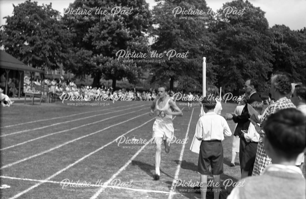 Sports Day - 100m Race, Herbert Strutt School, Derby Road, Belper, 1960