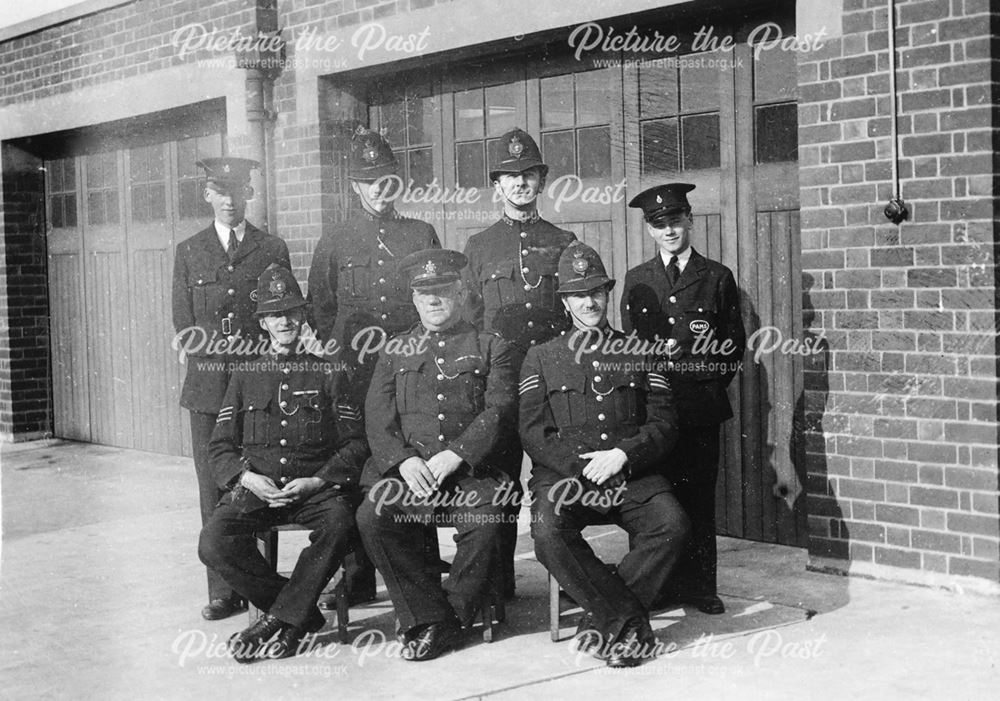 Two constables, One senior Officer , two sergents and two 'PAMS'